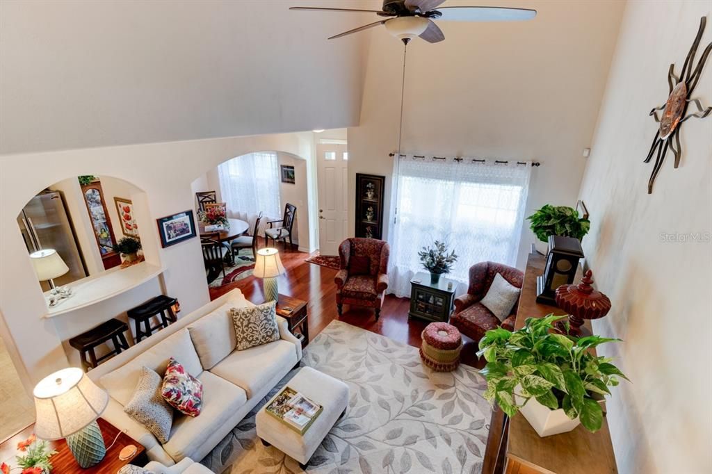 For Sale: $349,950 (2 beds, 2 baths, 1053 Square Feet)