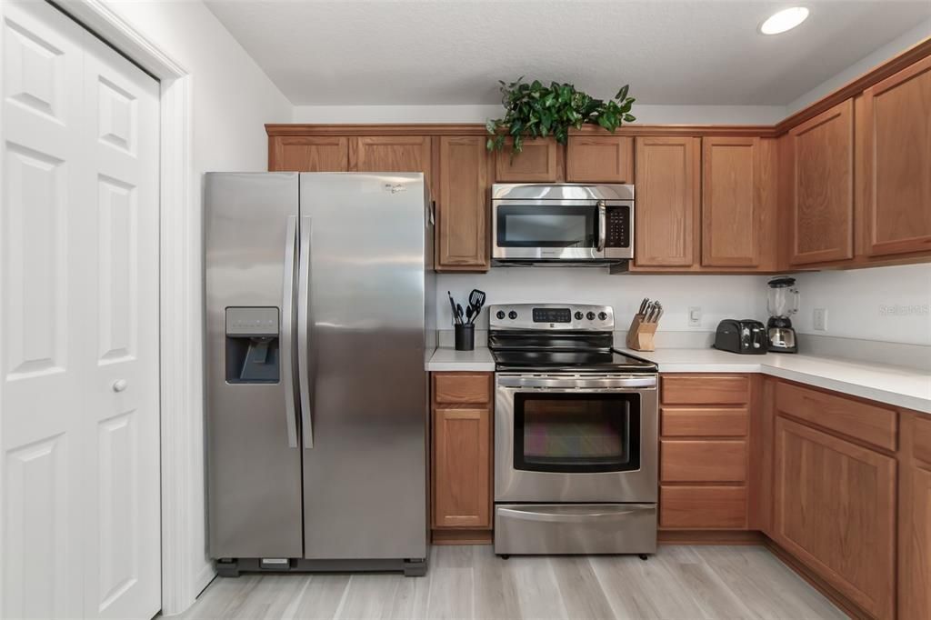 For Sale: $342,000 (2 beds, 2 baths, 1138 Square Feet)