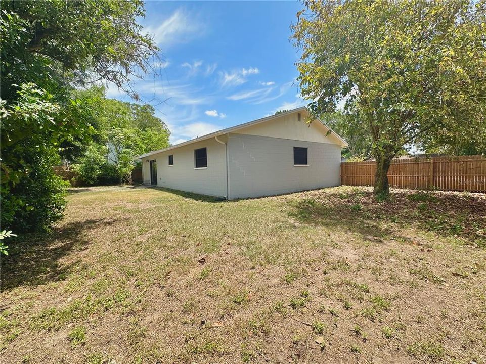 Recently Sold: $344,900 (3 beds, 2 baths, 1294 Square Feet)