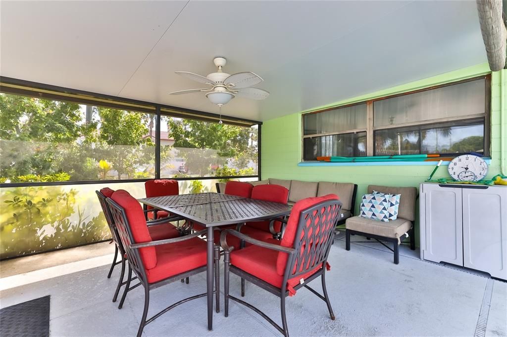 For Sale: $489,000 (3 beds, 2 baths, 1268 Square Feet)