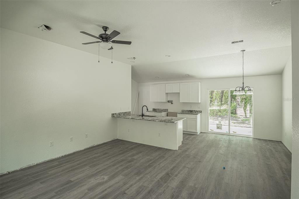 Active With Contract: $234,900 (3 beds, 2 baths, 1231 Square Feet)