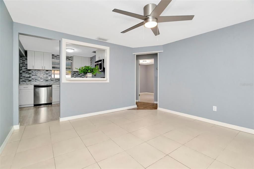 For Sale: $369,000 (3 beds, 1 baths, 971 Square Feet)
