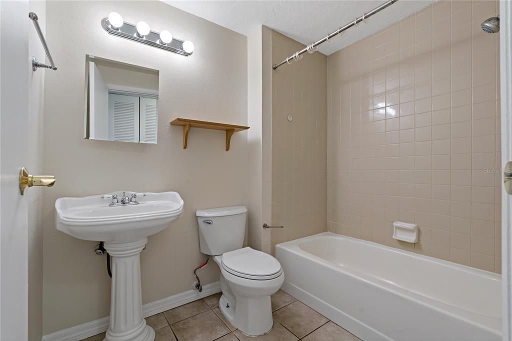 最近租的: $2,500 (3 贝兹, 2 浴室, 1213 平方英尺)