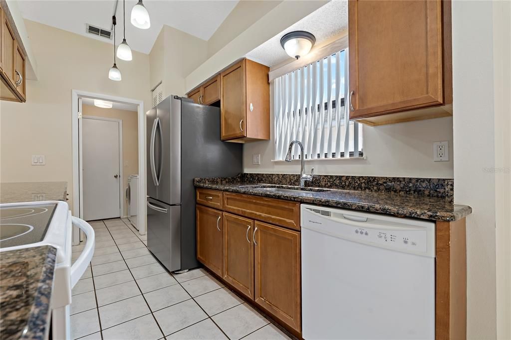 For Rent: $2,500 (3 beds, 2 baths, 1213 Square Feet)