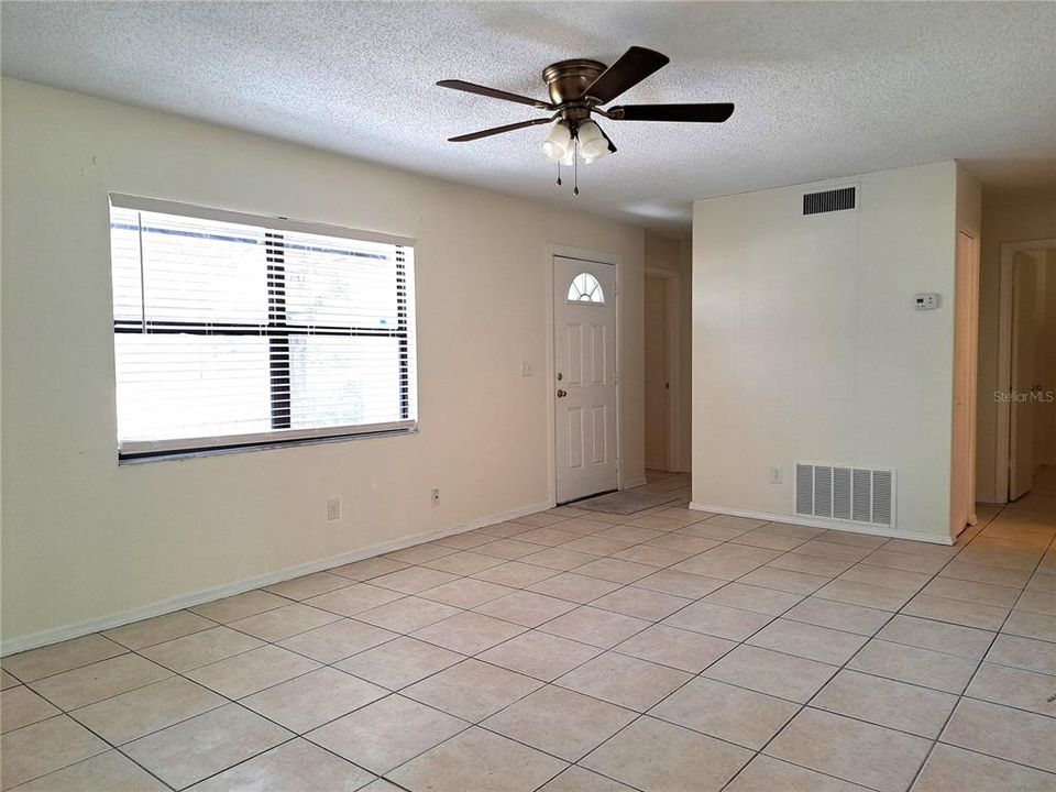 For Sale: $350,000 (3 beds, 2 baths, 1380 Square Feet)