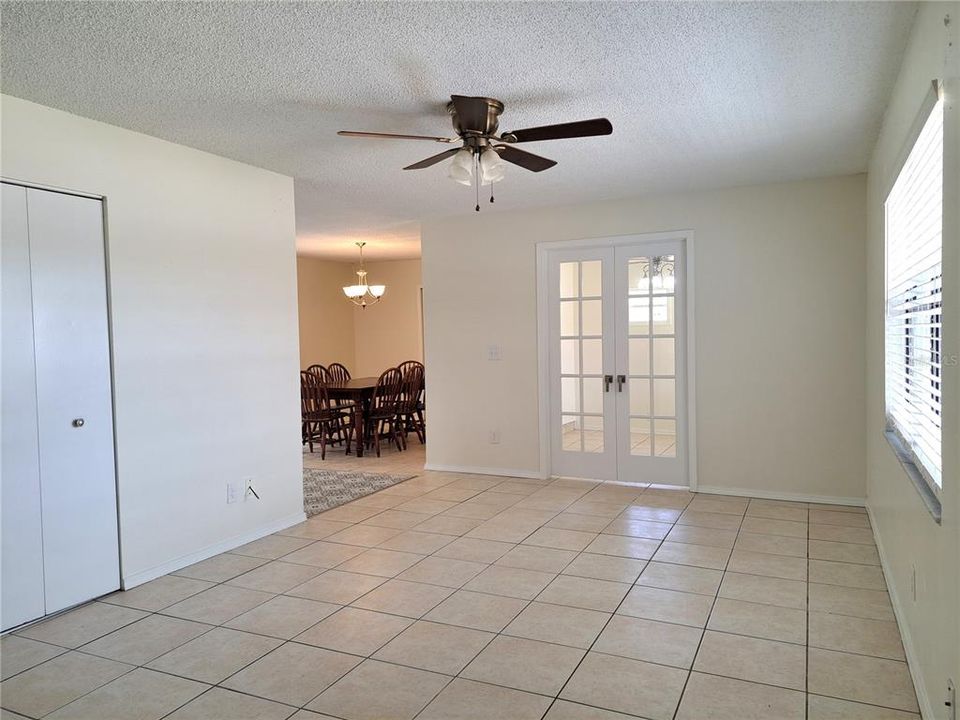 For Sale: $350,000 (3 beds, 2 baths, 1380 Square Feet)