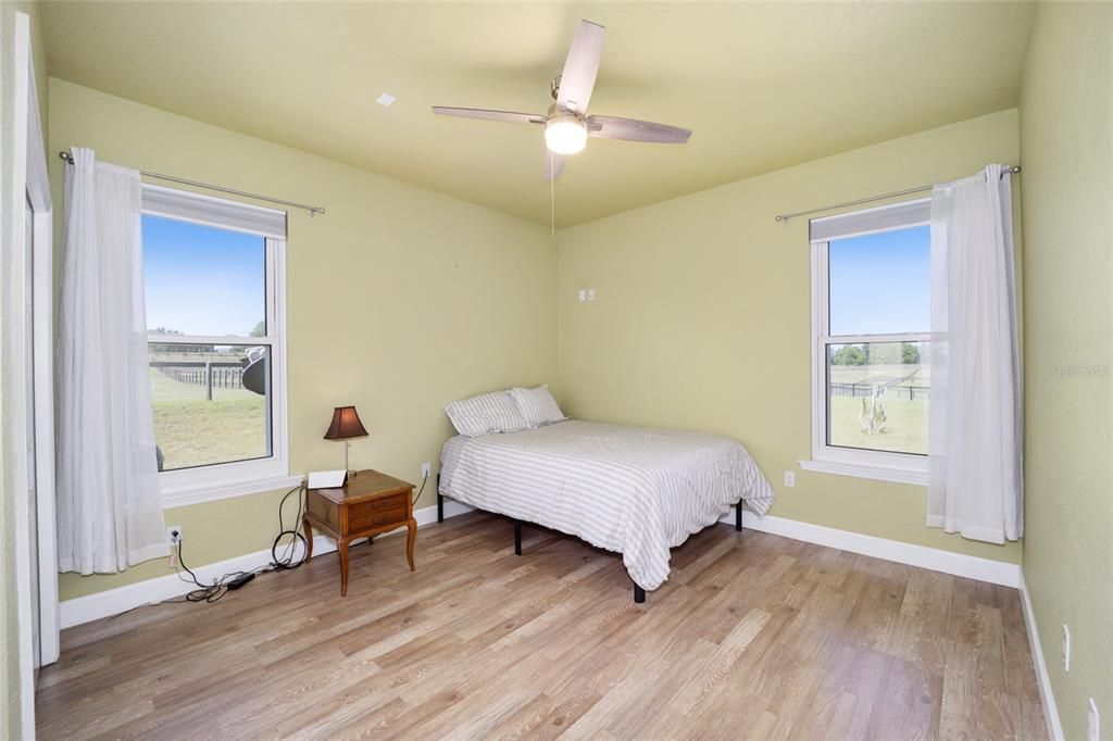 Oversized guest bedroom 3.