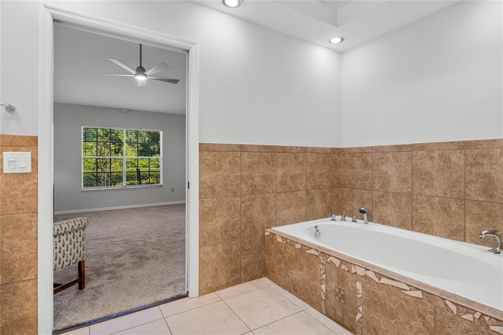 待售: $369,000 (2 贝兹, 2 浴室, 1260 平方英尺)