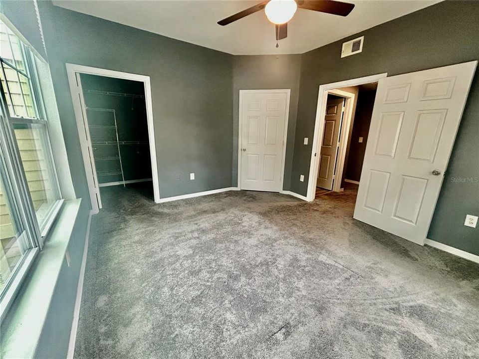 For Rent: $1,575 (2 beds, 1 baths, 921 Square Feet)
