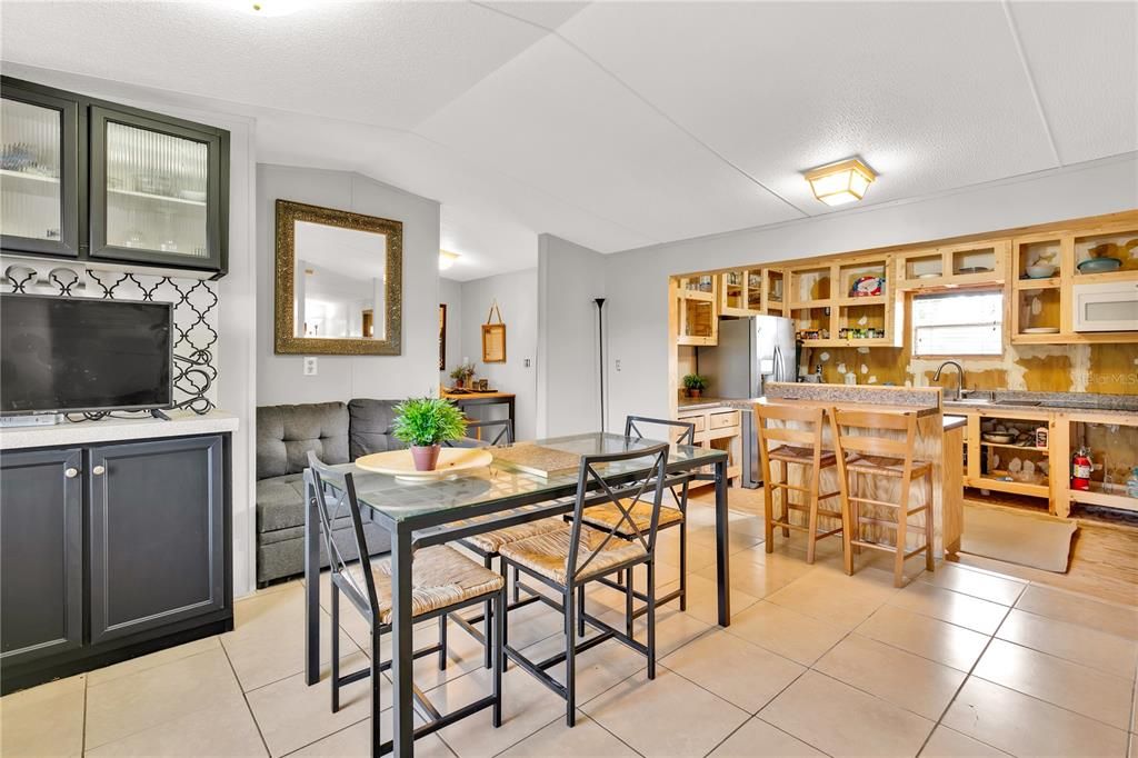For Sale: $524,900 (3 beds, 2 baths, 1216 Square Feet)
