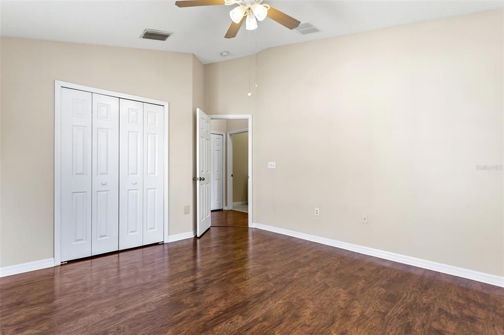 Active With Contract: $255,000 (2 beds, 2 baths, 1298 Square Feet)