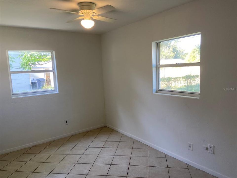 For Sale: $199,999 (3 beds, 2 baths, 1296 Square Feet)