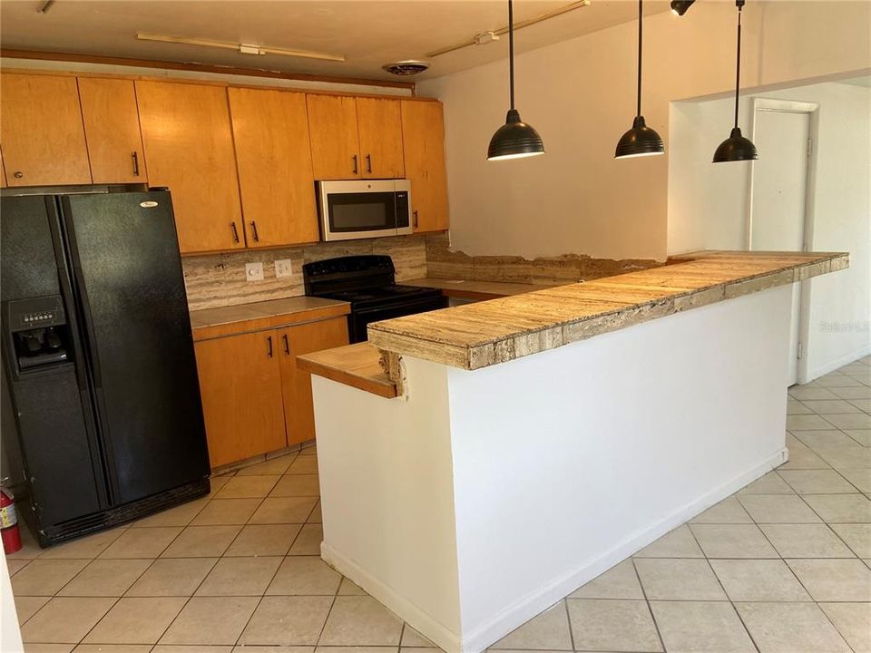 For Sale: $199,999 (3 beds, 2 baths, 1296 Square Feet)