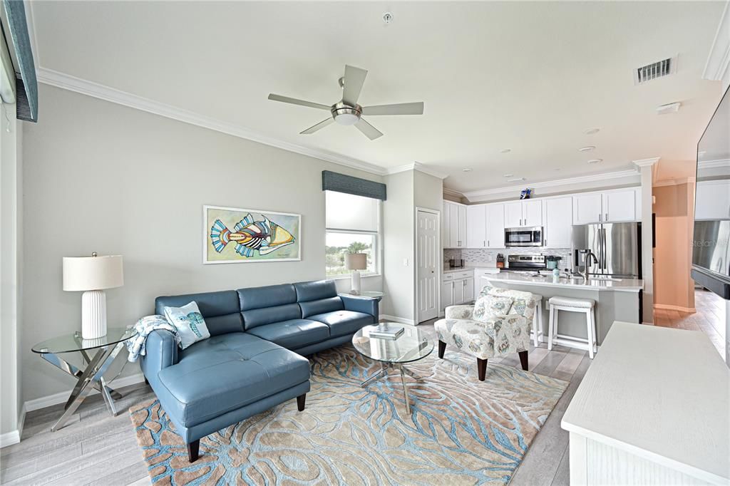 Active With Contract: $511,110 (3 beds, 2 baths, 1302 Square Feet)