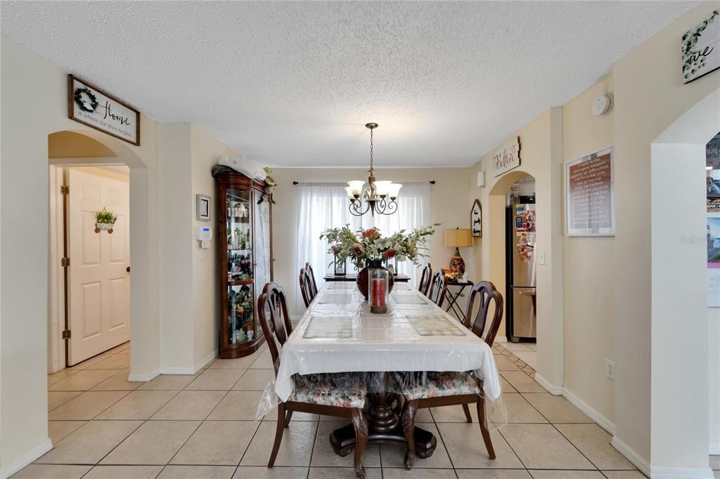 For Sale: $406,700 (4 beds, 2 baths, 2113 Square Feet)