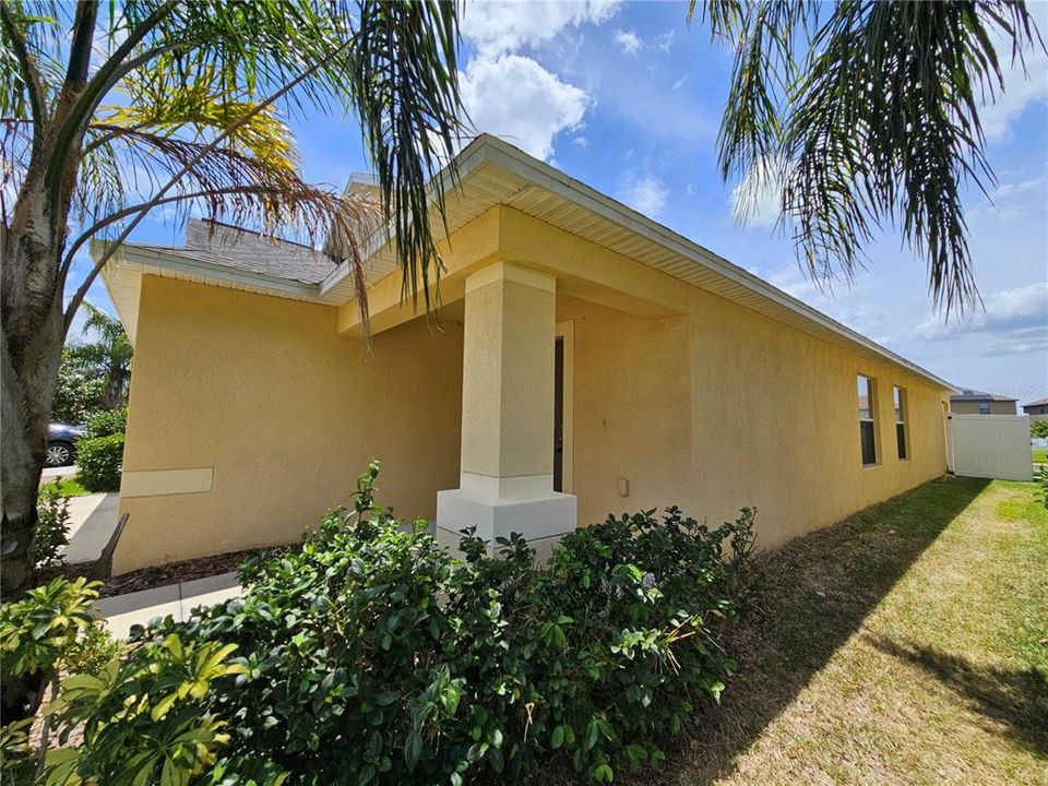 For Sale: $339,900 (3 beds, 2 baths, 1384 Square Feet)