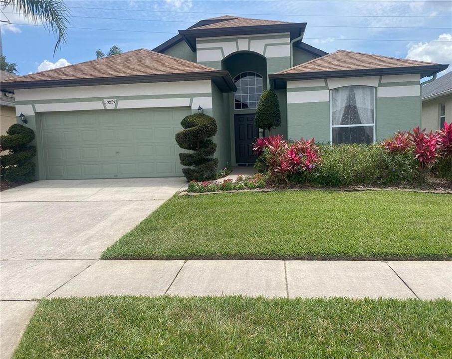 Recently Sold: $464,000 (3 beds, 2 baths, 1791 Square Feet)
