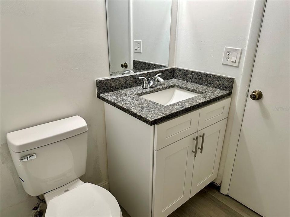 For Rent: $1,400 (1 beds, 1 baths, 764 Square Feet)