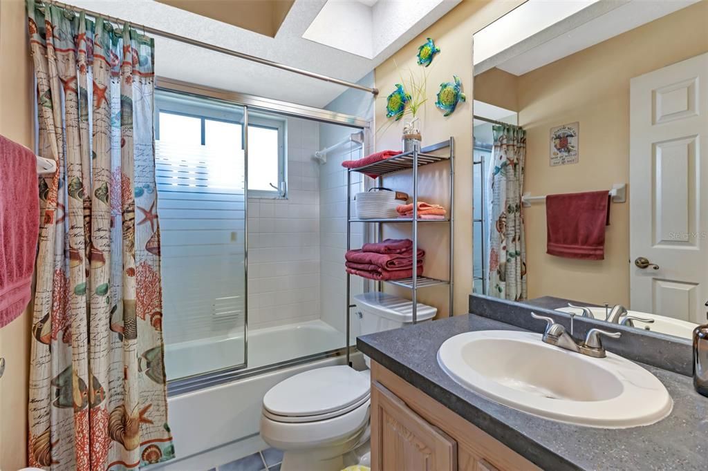 待售: $493,000 (3 贝兹, 2 浴室, 1800 平方英尺)