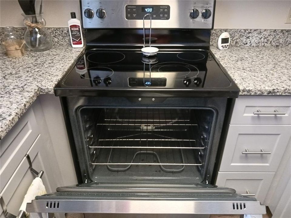 New stove and oven