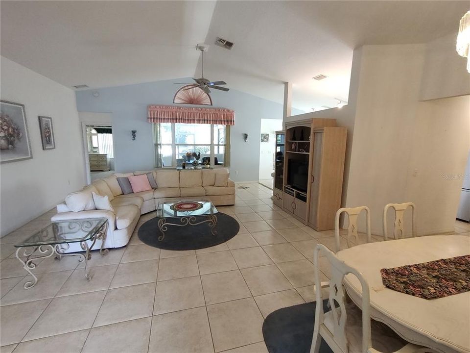 For Sale: $289,900 (3 beds, 2 baths, 1730 Square Feet)