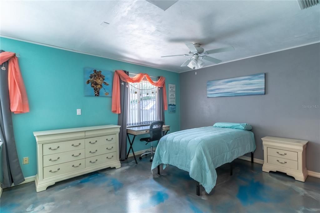 For Sale: $310,000 (2 beds, 2 baths, 1524 Square Feet)