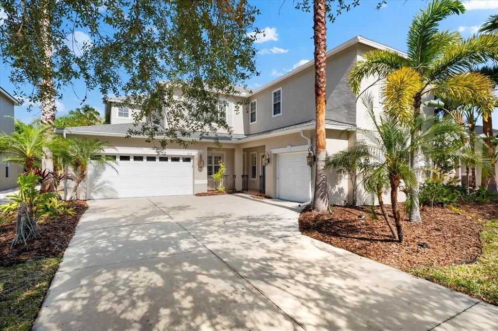 Active With Contract: $569,000 (4 beds, 3 baths, 3060 Square Feet)