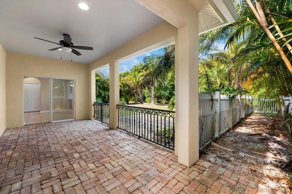 Active With Contract: $569,000 (4 beds, 3 baths, 3060 Square Feet)