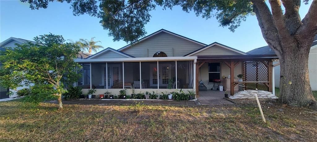 For Rent: $2,500 (3 beds, 2 baths, 1595 Square Feet)