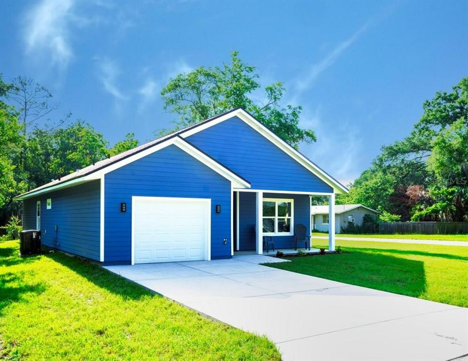 Driveway/Garage