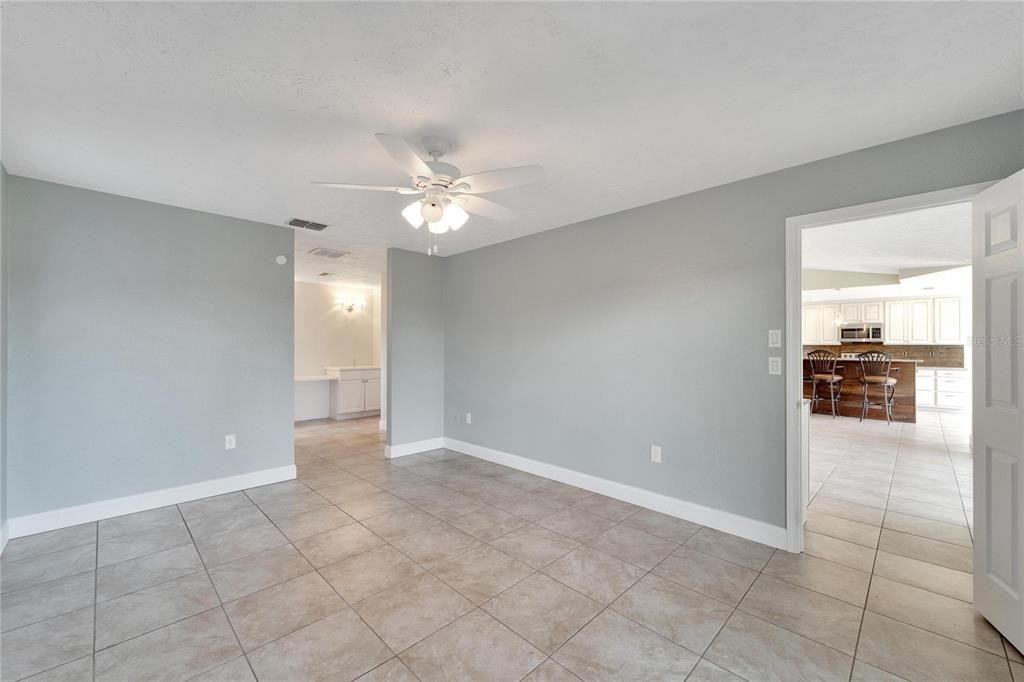 Recently Sold: $294,995 (3 beds, 2 baths, 1707 Square Feet)
