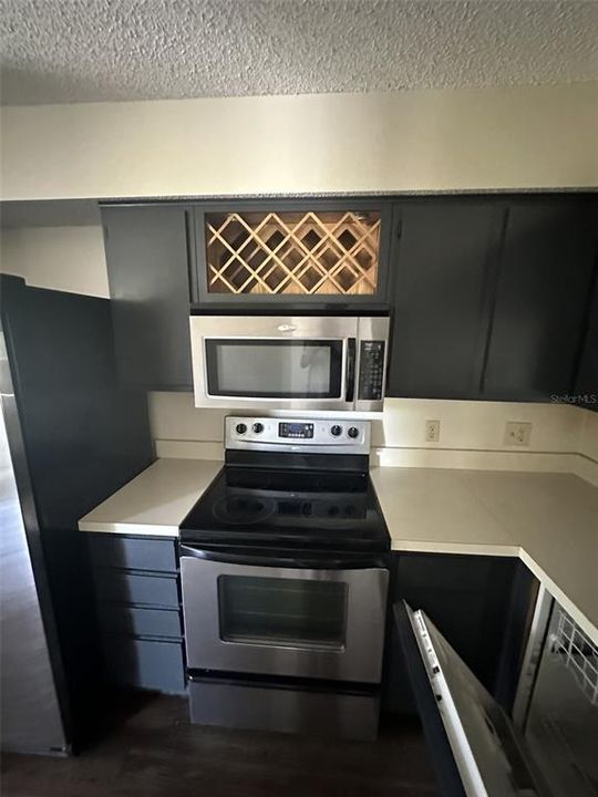 For Sale: $140,000 (2 beds, 2 baths, 1115 Square Feet)