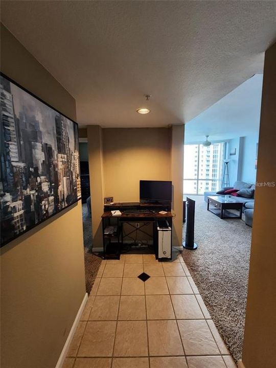 For Rent: $2,050 (1 beds, 1 baths, 797 Square Feet)