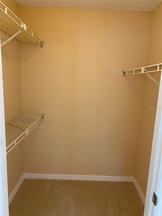 Walk-in closet 2