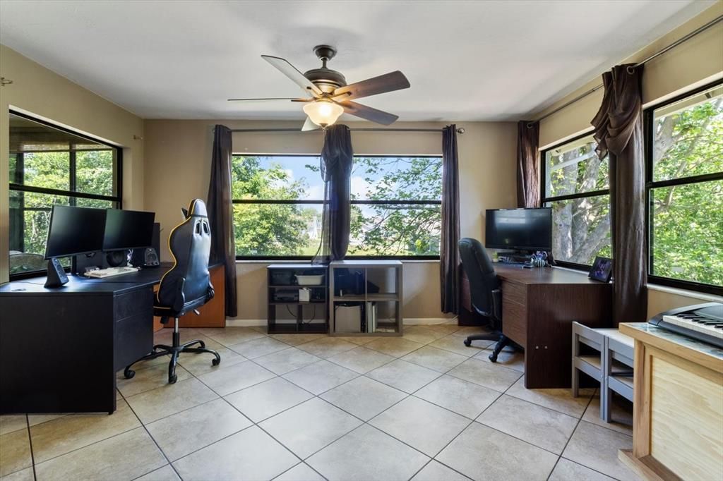 Active With Contract: $230,000 (2 beds, 3 baths, 1507 Square Feet)