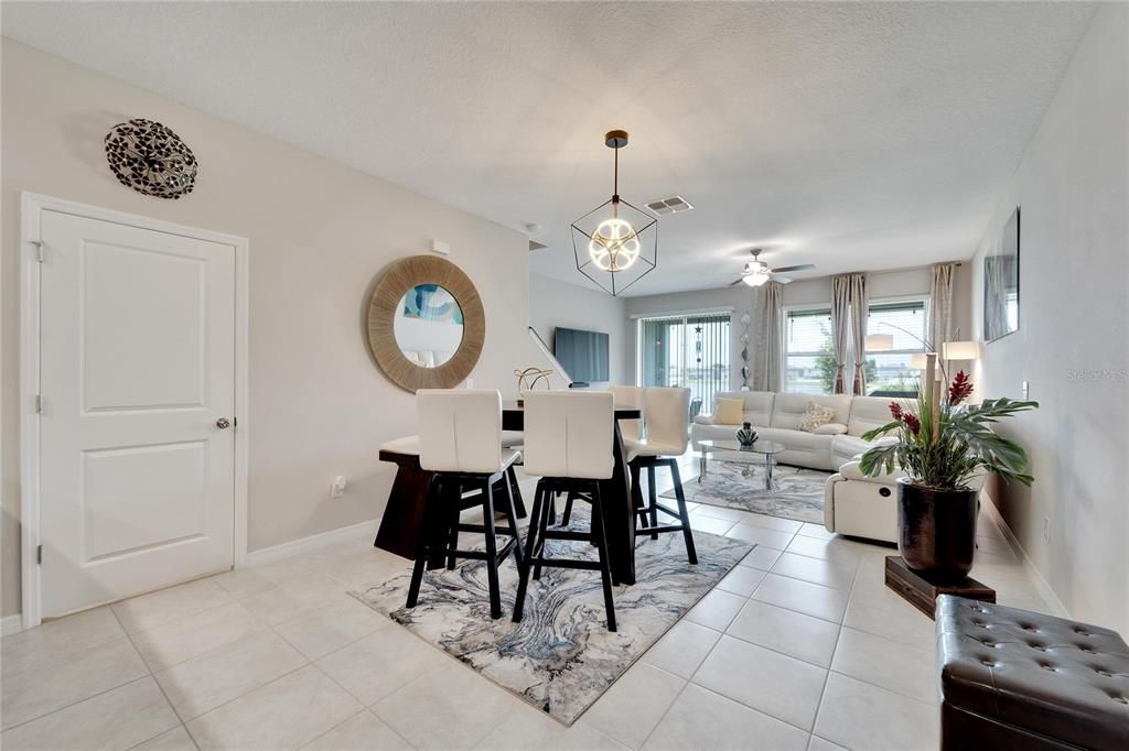 For Sale: $305,000 (3 beds, 2 baths, 1796 Square Feet)