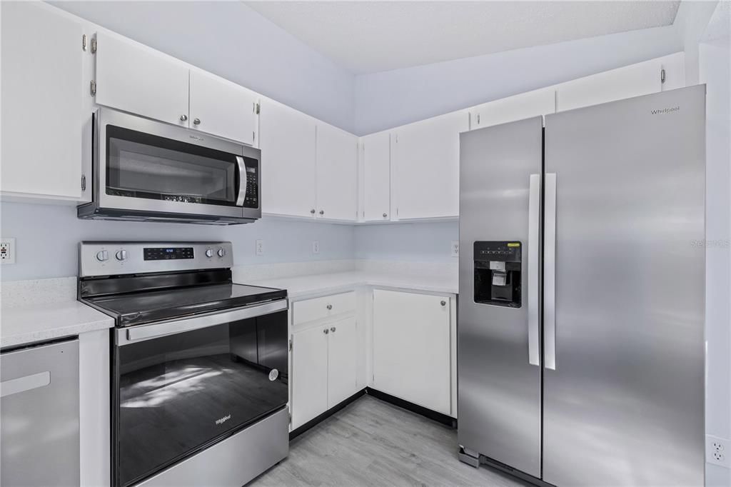 For Sale: $289,000 (3 beds, 2 baths, 1021 Square Feet)
