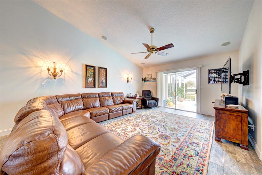 For Sale: $479,500 (3 beds, 3 baths, 1827 Square Feet)