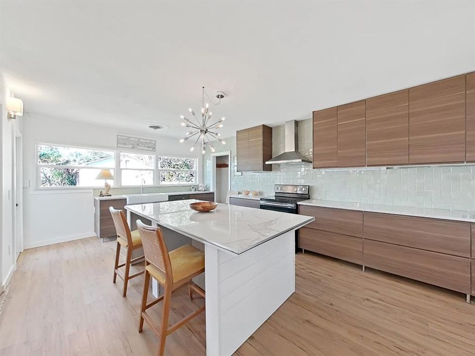 For Sale: $1,995,000 (3 beds, 2 baths, 1898 Square Feet)