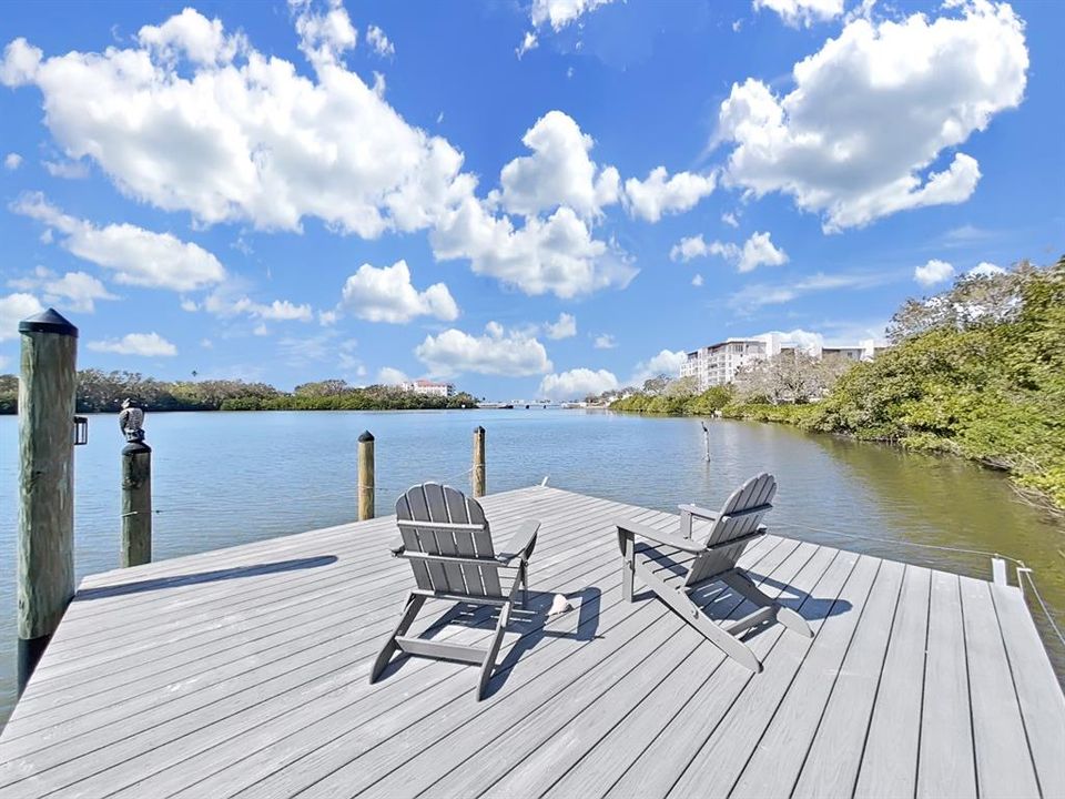 For Sale: $1,995,000 (3 beds, 2 baths, 1898 Square Feet)