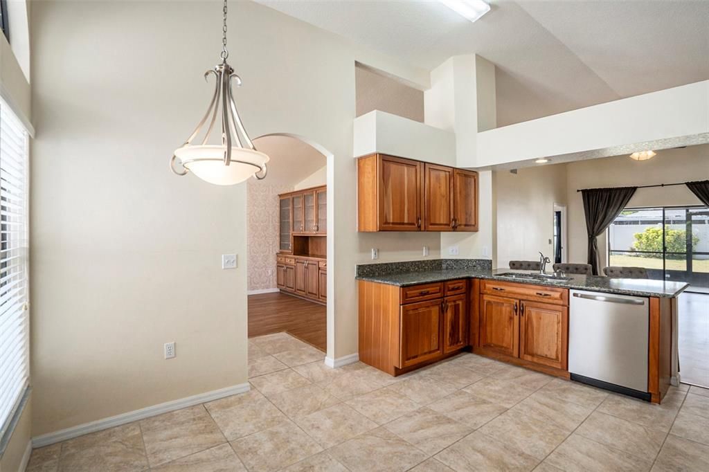 Active With Contract: $379,900 (3 beds, 2 baths, 1537 Square Feet)