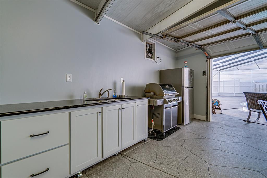 For Sale: $280,000 (2 beds, 2 baths, 1350 Square Feet)