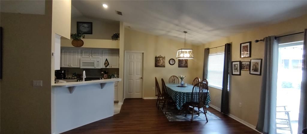 For Sale: $350,000 (4 beds, 2 baths, 1786 Square Feet)