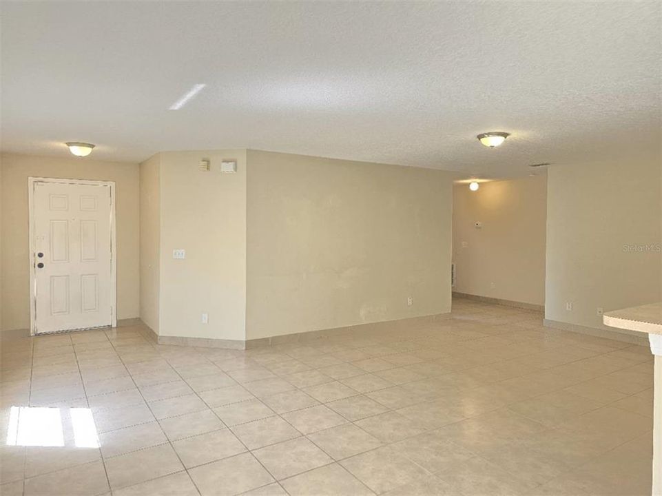 Active With Contract: $2,200 (3 beds, 2 baths, 1564 Square Feet)