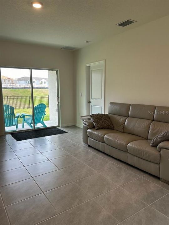 Active With Contract: $313,900 (3 beds, 2 baths, 1360 Square Feet)
