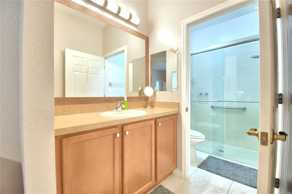 Active With Contract: $239,000 (2 beds, 2 baths, 1231 Square Feet)