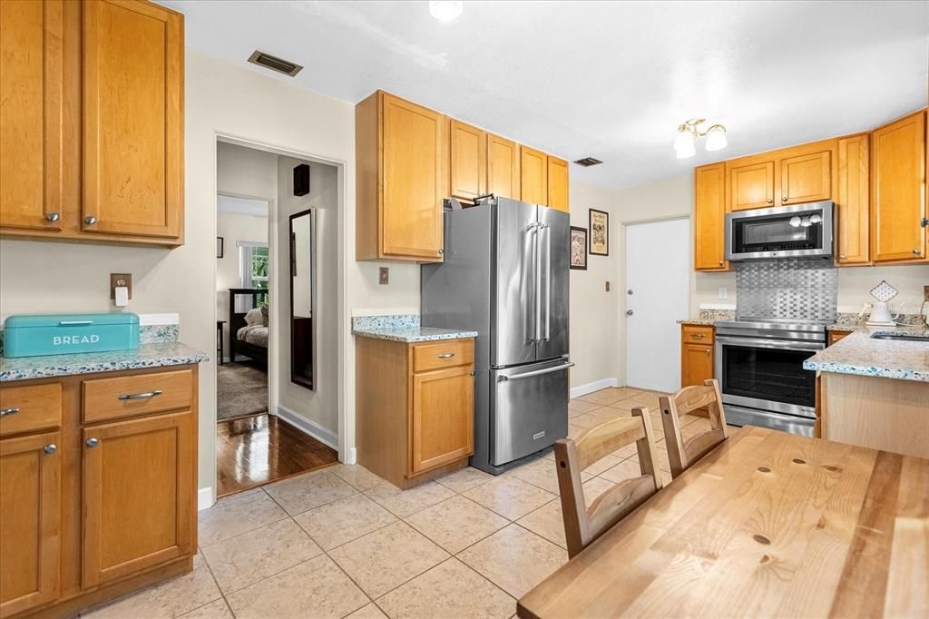 Recently Sold: $485,000 (3 beds, 2 baths, 1663 Square Feet)