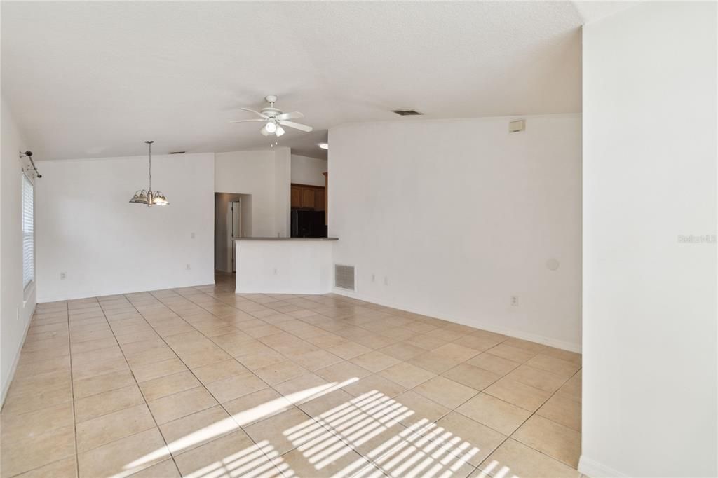 For Rent: $1,895 (3 beds, 2 baths, 1203 Square Feet)