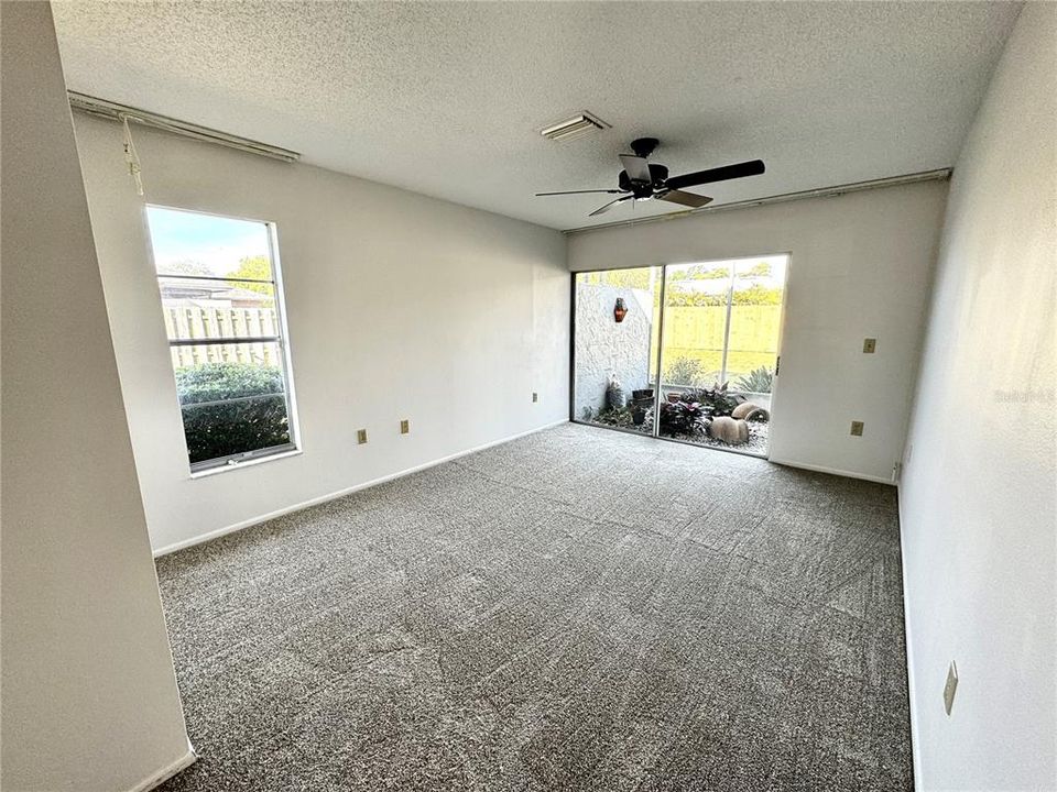 Active With Contract: $2,300 (3 beds, 2 baths, 1415 Square Feet)