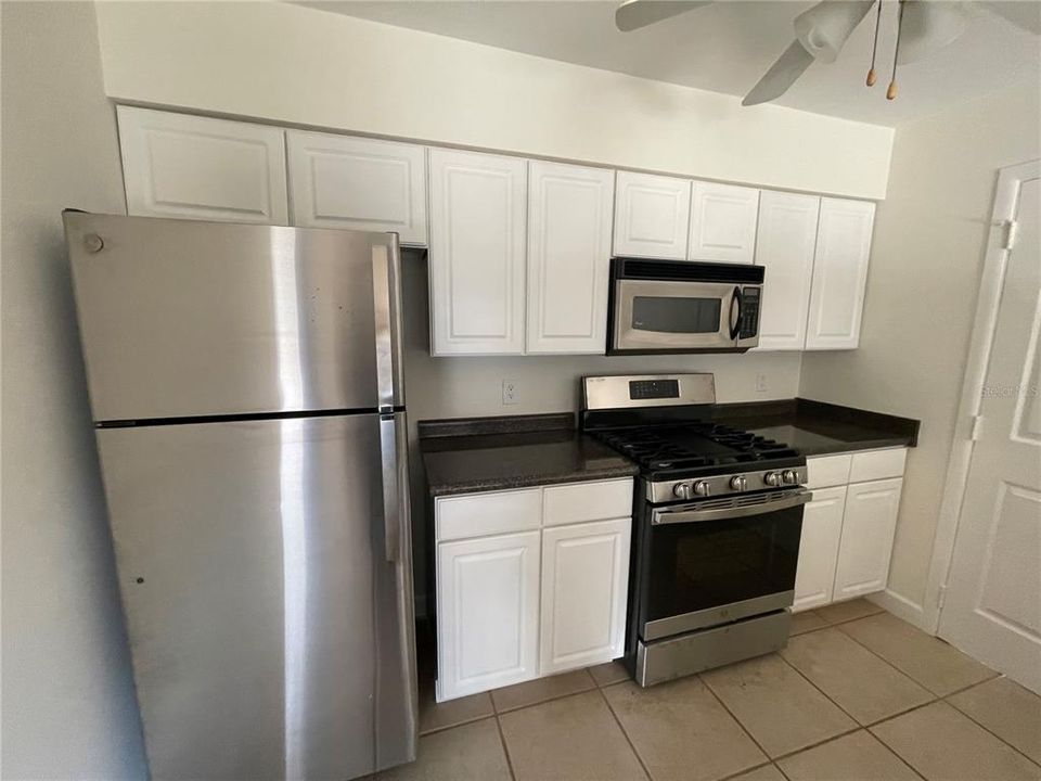 Recently Rented: $2,000 (2 beds, 2 baths, 1191 Square Feet)